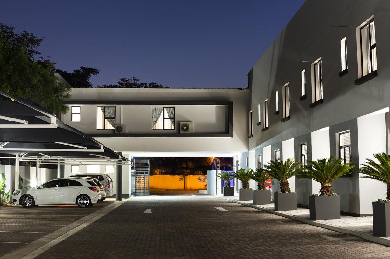 City Mews On Independence Gaborone Eksteriør bilde